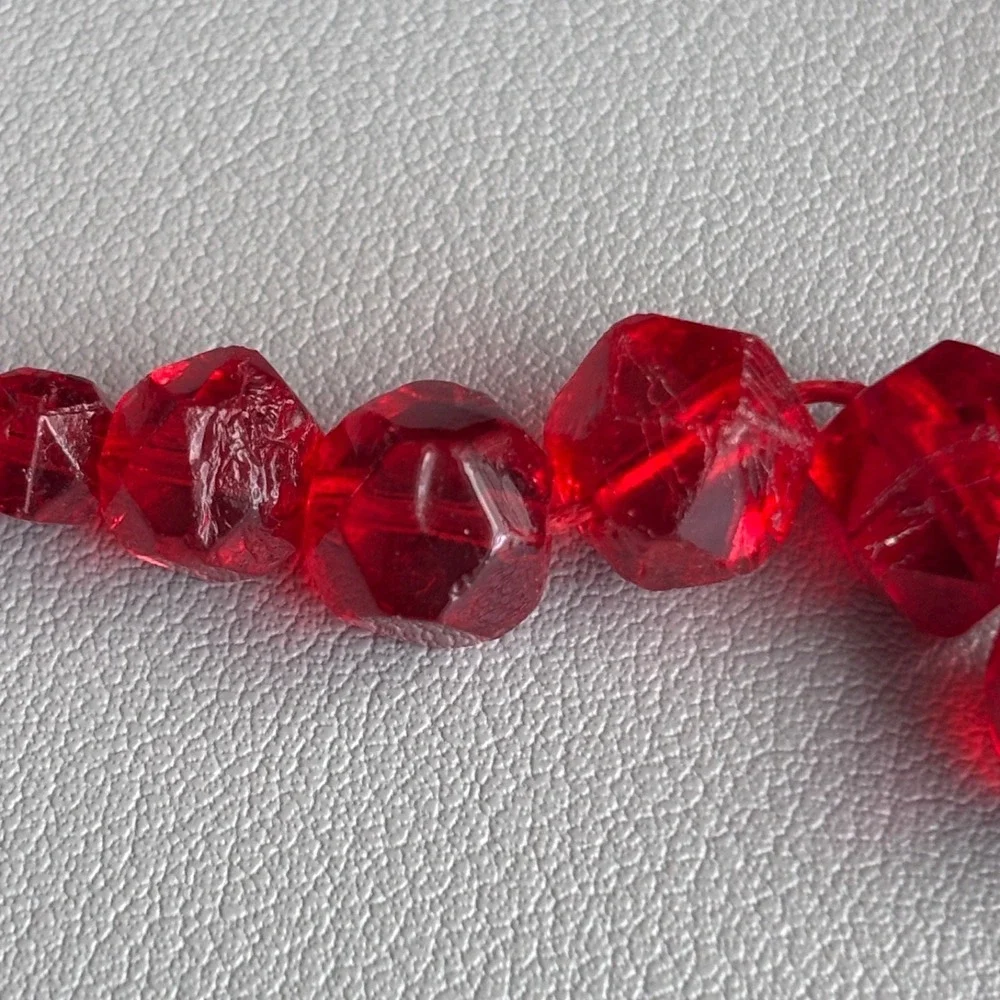 Vintage Red Glass Graduated Beaded Necklace READ